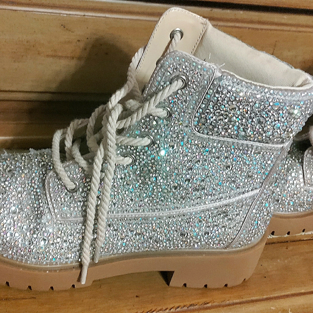 Angle Boots
